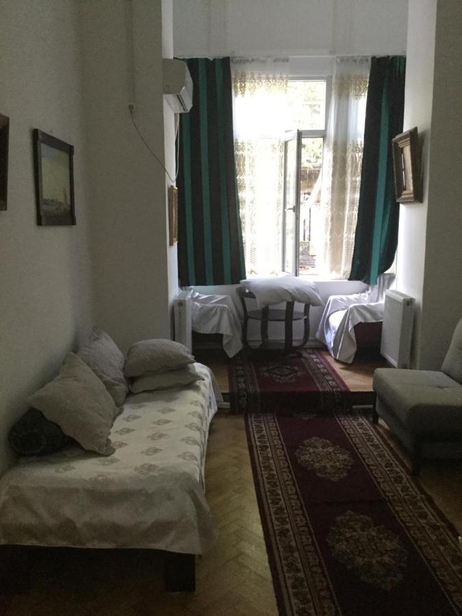 Gutsa Artists Mini-Hotel Tbilisi Eksteriør billede