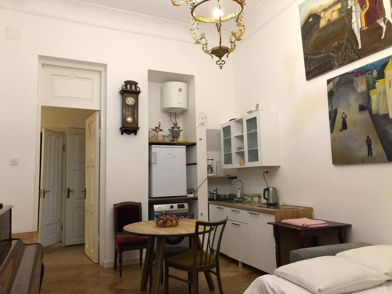 Gutsa Artists Mini-Hotel Tbilisi Eksteriør billede